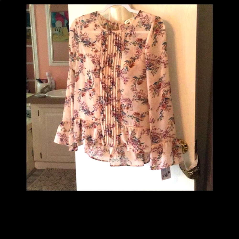 Jolt Top long sleeve woman’s NWT Golden Peacock M beige brown gold pleating